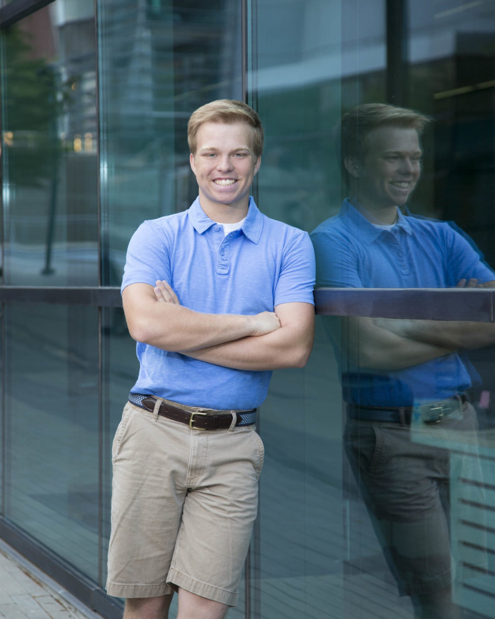 graduates location gittings portraits FF11123 44 2400x3000 1