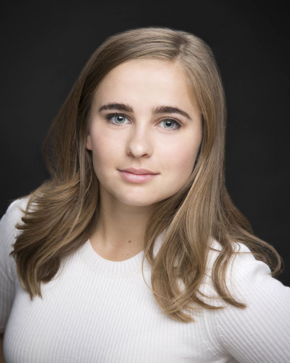 graduates studio gittings portraits FF11164a 2400x3000 1