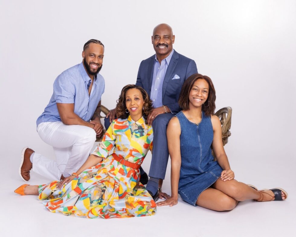 ©Gittings_Nouveau_Style_Family_White_Background_Summer