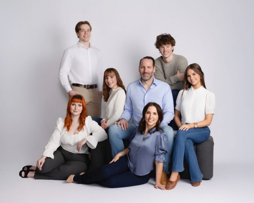©Gittings_Nouveau_Style_White_Background_Large_Family