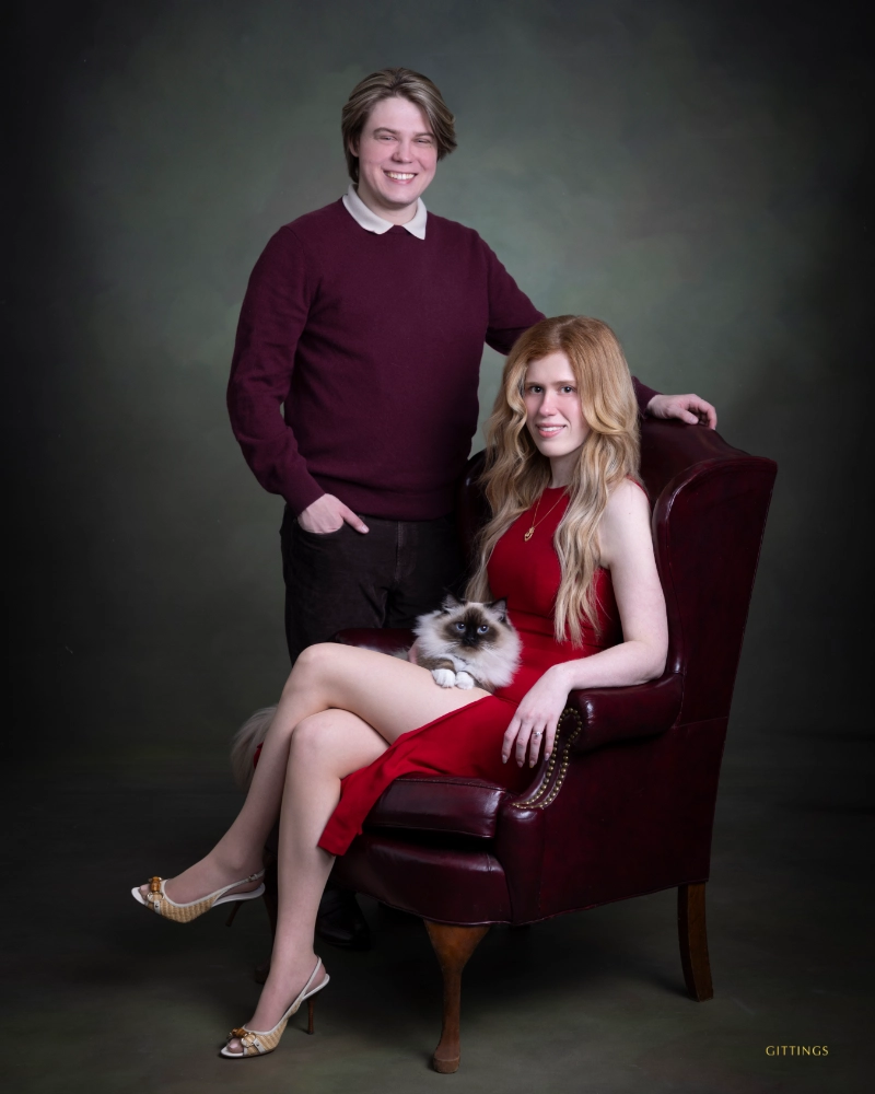 ©Gittings_studio_pet_portrait_couple_with_cat