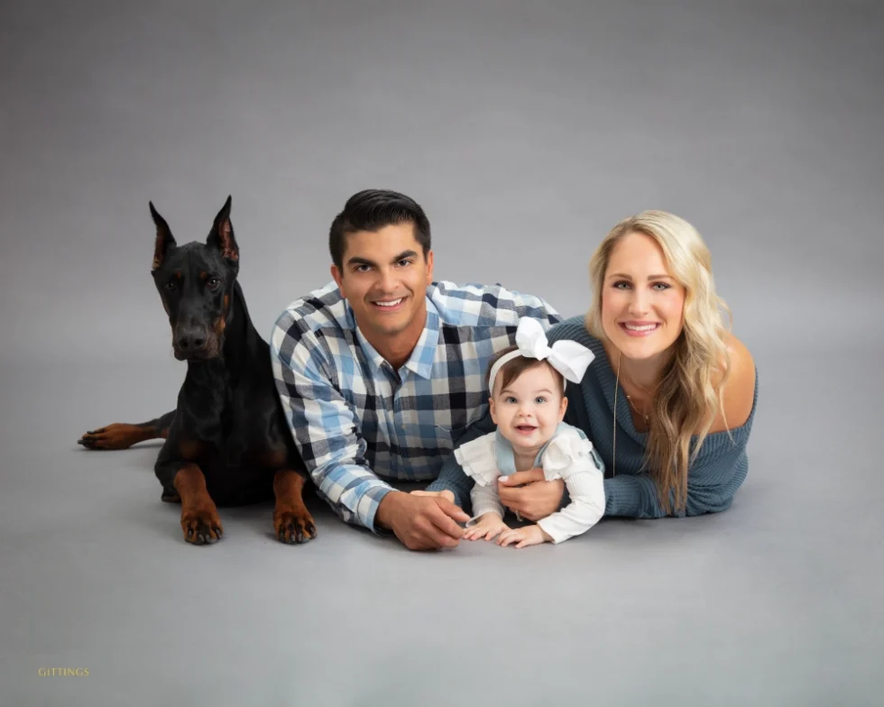 ©Gittings_studio_pet_portrait_family_with_dog_and_baby