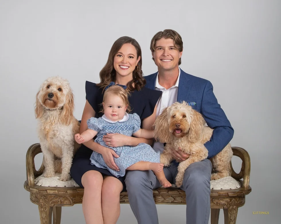 ©Gittings_studio_pet_portrait_family_with_toddler_and_dogs
